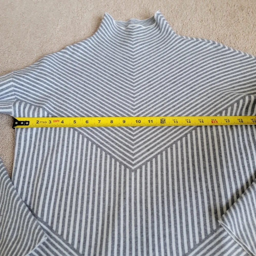 2/$20 Cynthia Rowley Striped Mick Neck Sweater S - Picture 9 of 13